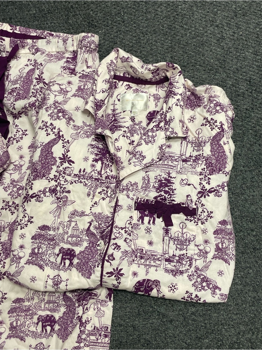 Victoria's Secret Vintage Purple Elephant Toile Print Sleepwear Size Medium - Picture 2 of 5